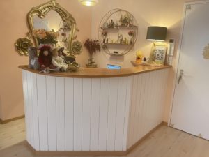 Reception desk